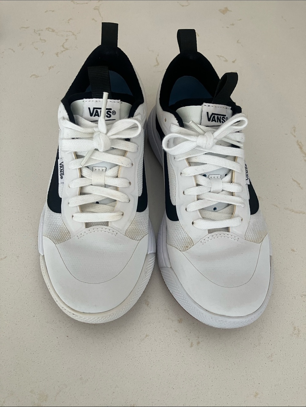 Vans White Black ultra range exo 6.5